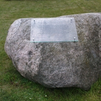 Kamień upamiętniający dzieło tworzenia Biblioteki Narodowej