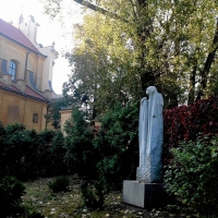 Rzeźba Matka w ogrodzie s. Wizytek