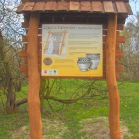 Tablice w parku archeologicznym