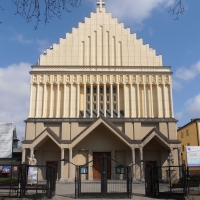 Kościół parafialny od ul. Nobla