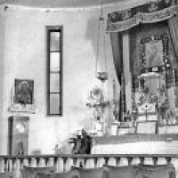 Ołtarz prowizorycznej kaplicy