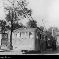 Trolejbus nr 51 przed Dworcem Gdańskim