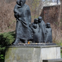 Pomnik Janusza Korczaka 