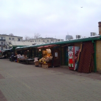 Widok na pasaż między halami