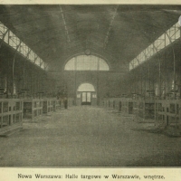 Wnętrze hali Mirowskiej