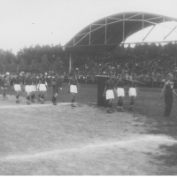 Defilada zawodników podczas zawodów lekkoatletycznych