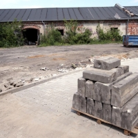 Rozbiórka stajni