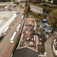 Wyburzone stajnie