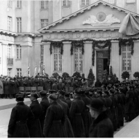 Uroczystość odsłonięcia płaskorzeźby z podobizną Józefa Piłsudskiego