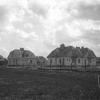 Od lewej kamienica przy Lubieszowskiej nr 10, domy przy Płowce nr 8,7 i bliźniaki przy Byczyńskiej nr 8/10