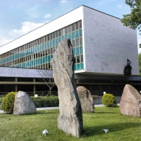 Dziedziniec Biblioteki Narodowej