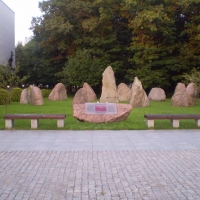 Krąg megalityczny przy Bibliotece Narodowej