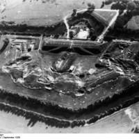 Fort II Wawrzyszew po niemieckim nalocie