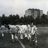 Sekcja piłkarska gra w miejscu obecnego stadionu lekkoatletycznego.