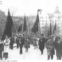 Widoczna kamienica hrabiego Ostrowskiego