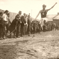 Zawody sportowe KS Ordon naprzeciwko szkół powszechnych