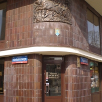 Narożnik z płaskorzeźbą