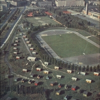 Stadion i domki kempingowe