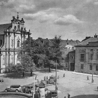 Świątynia i jej otoczenie 