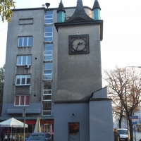 Zegar na gołębniku