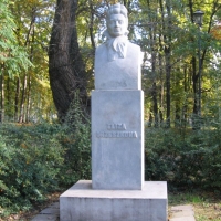 Pomnik Elizy Orzeszkowej