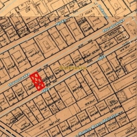 Plan miasta z zaznaczonymi budynkami Miła 18 i Muranowska 39