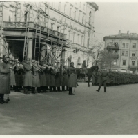 W tle redakcja Kuriera Warszawskiego