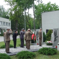 Pomnik braterstwa broni Cichociemnych i żołnierzy JW GROM