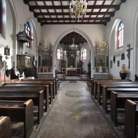Wnętrze świątyni, widok w kierunku ołtarza głównego