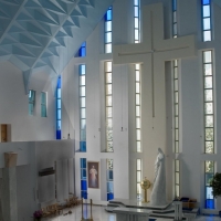 Sanktuarium Matki Bożej Nauczycielki Młodzieży - ołtarz
