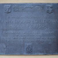 Tablica upamiętniająca bł. Władysława z Gielniowa przy wejściu