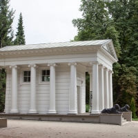 Omphalos i świątynia Diany